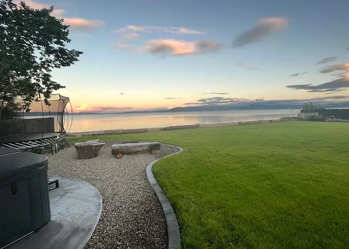 Jandals & Joy Lakefront Retreat Holiday home Rotorua