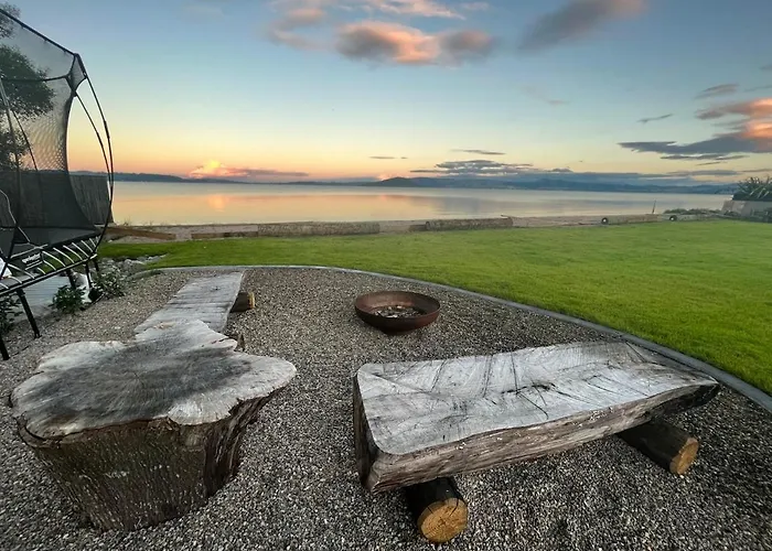 Holiday home Jandals & Joy Lakefront Retreat