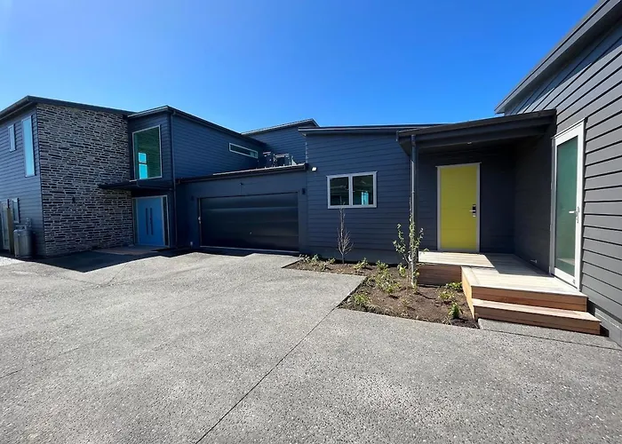 Jandals & Joy Lakefront Retreat Holiday home *