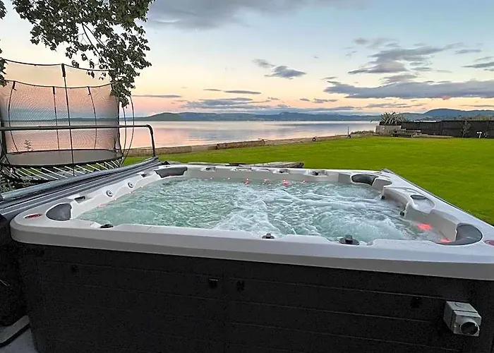 Holiday home Jandals & Joy Lakefront Retreat *
