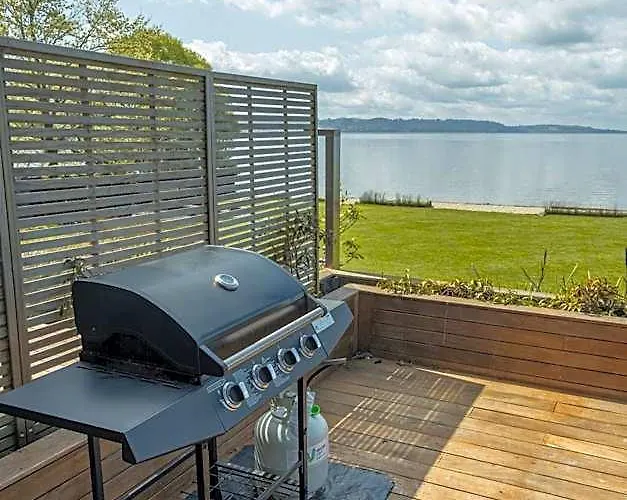 Jandals & Joy Lakefront Retreat Holiday home *