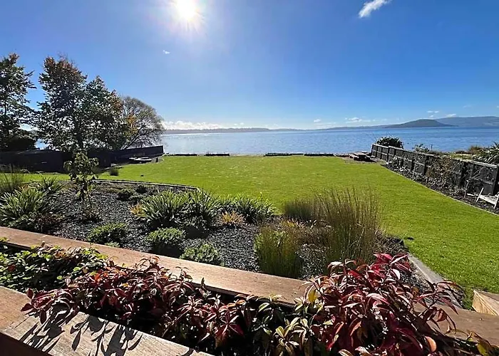 Holiday home Jandals & Joy Lakefront Retreat Rotorua